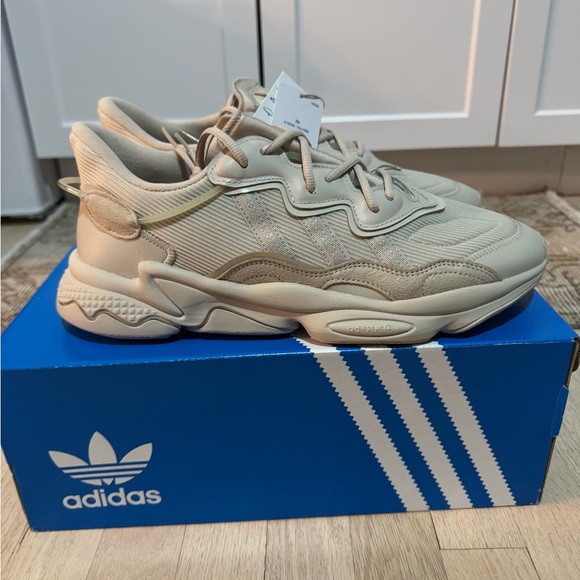 Ozweego Bliss Size 12 - Picture 4 of 4